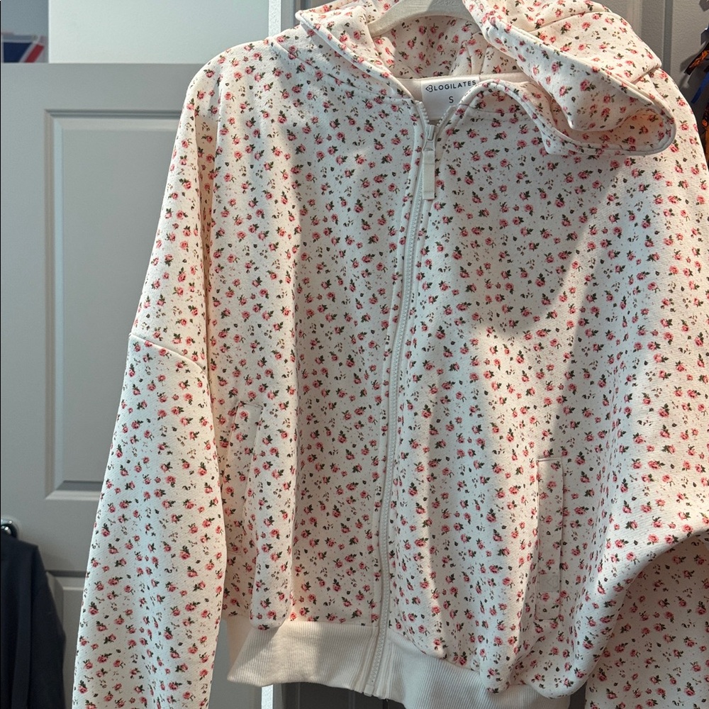 NWT Blogilates Marshmallow Full Zip Hooded Sweatshirt -Cream Floral-S - Picture 3 of 6